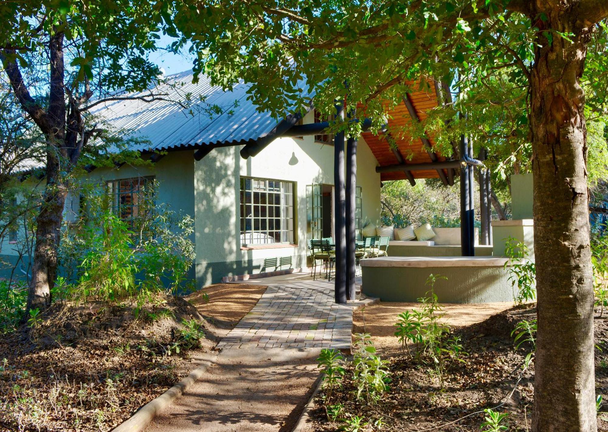 Burchell's Bush By Dream *
